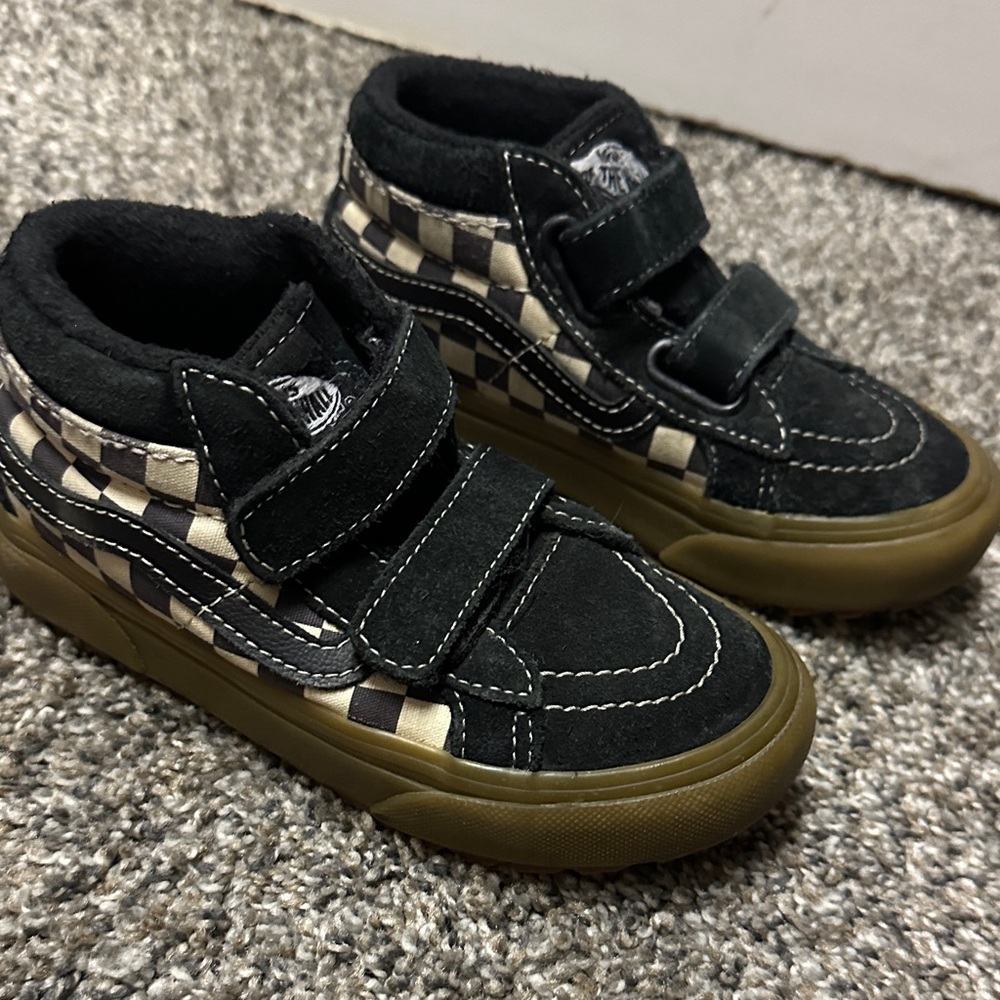 Kids vans size 12 MTE- made for the elements